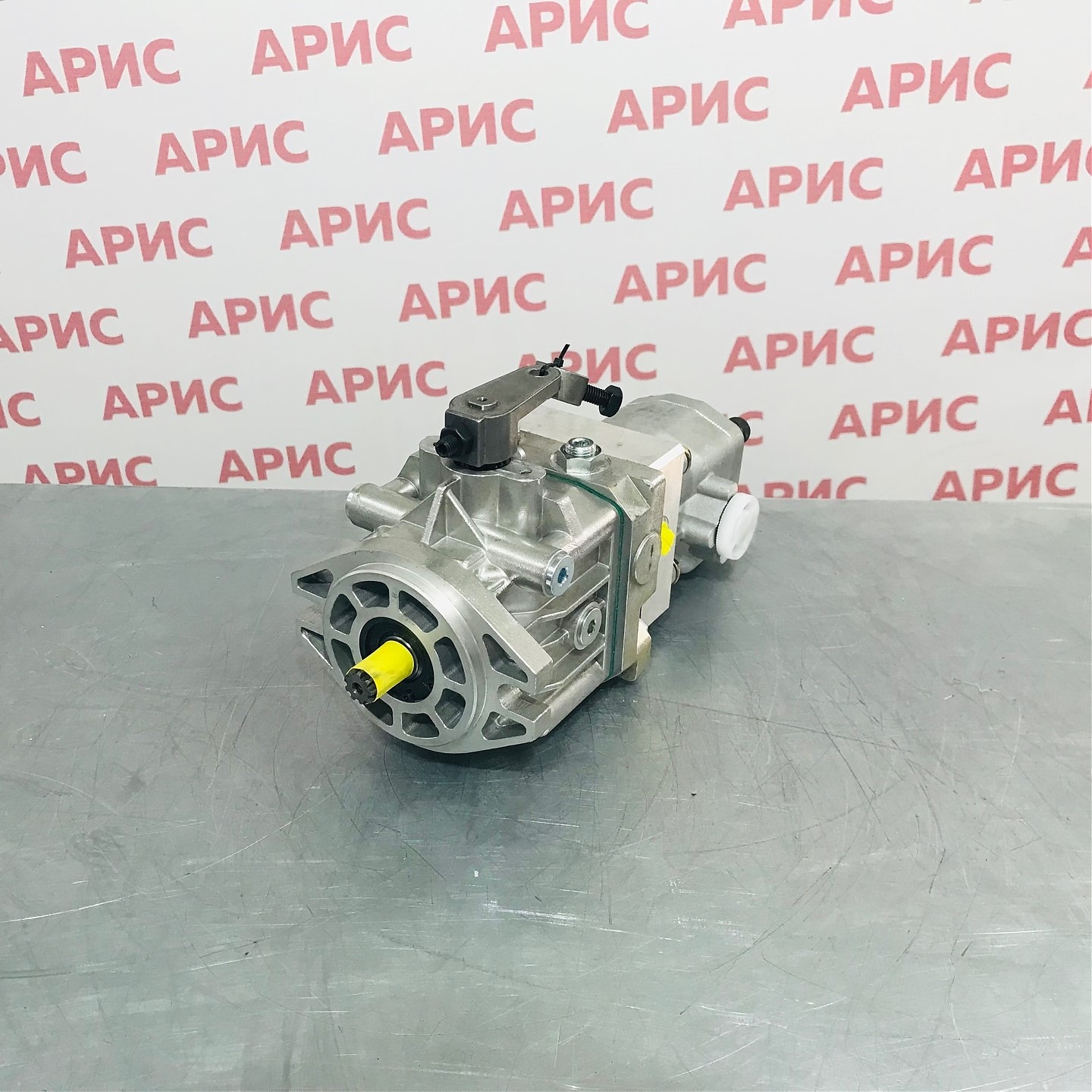 Насос аксиально-поршневой HZA-13(tandem pump, 13ml/r,witn gear pump 8ml/r)