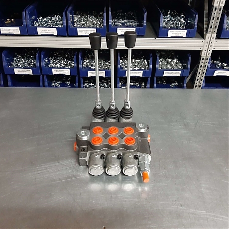 Гидрораспределитель 03Р40-1А8А8А8 GKZ1