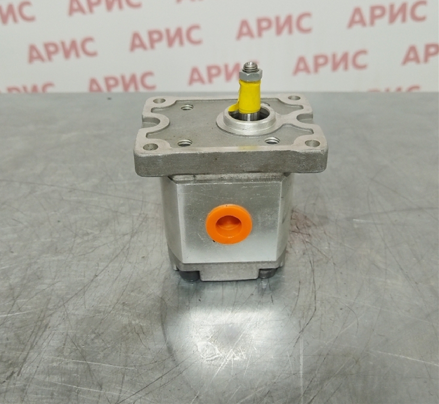 Насос шестеренный EG1-A-43-STO-T80-GGX-D-0-0