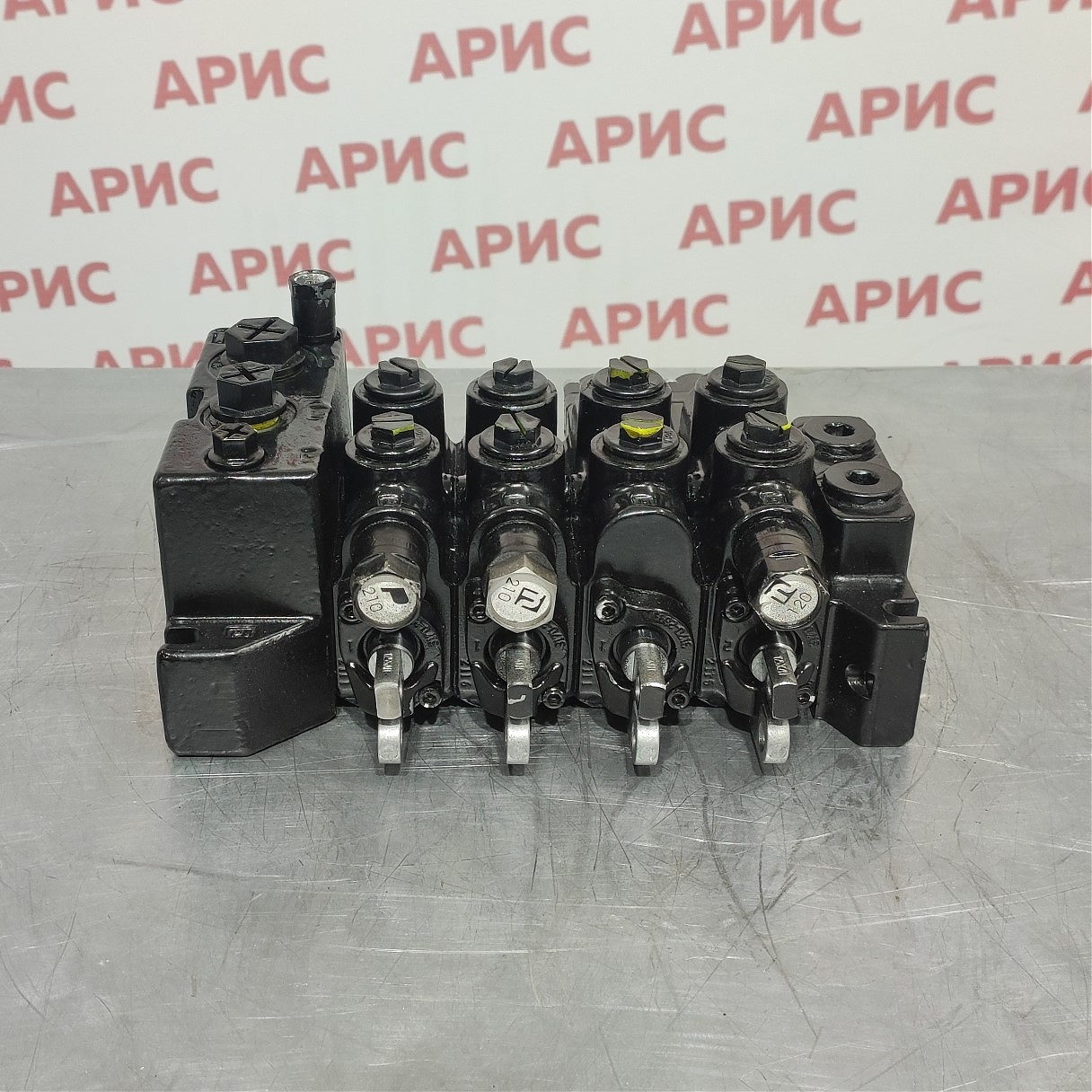 Гидрораспределитель NORDHYDRAULIC (ШВЕЦИЯ) RS214 1714 (ИТ-150)